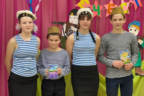 Галерея — мы защитниками станем! — фото