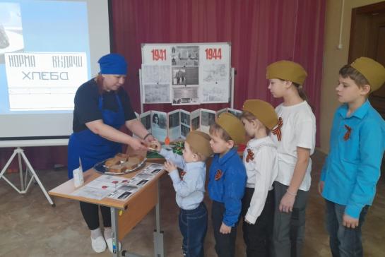 Патриотический час «Блокадной памяти страницы» — фото-52_2