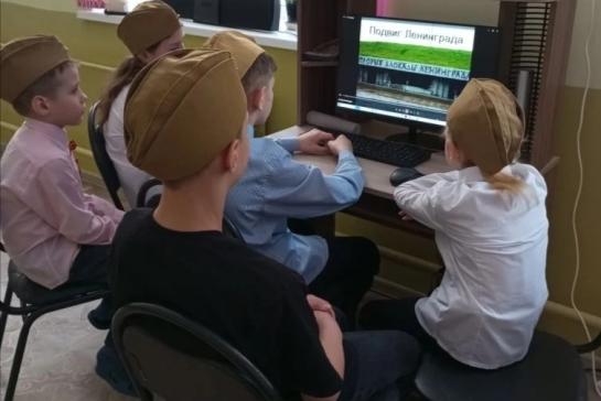 Патриотический час «Блокадной памяти страницы» — фото-52_3